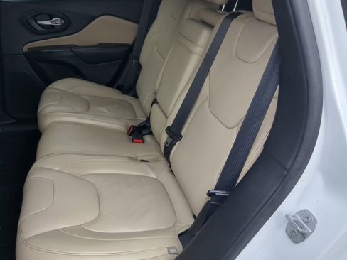 Used 2016 Jeep Cherokee Limited image 41