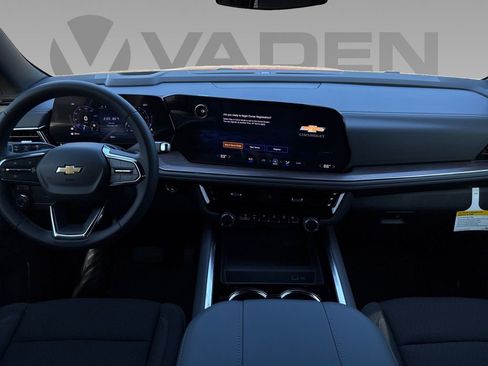 New 2026 Chevrolet Suburban LS image 3