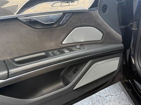 Used 2020 Audi S8 L image 15