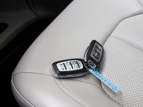 Used 2021 Chrysler Voyager Lxi FWD image 29