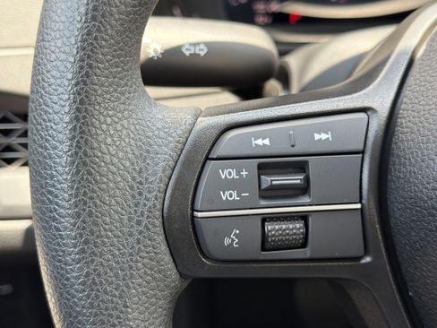 Certified 2025 Honda Accord LX image 18