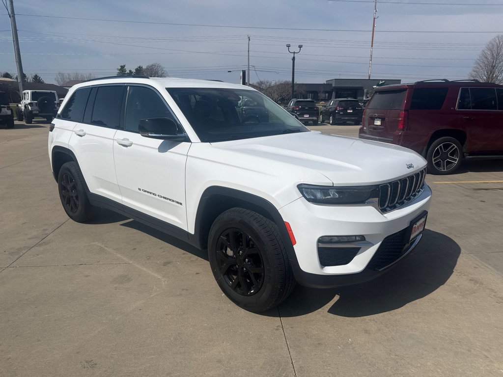 Used 2023 Jeep Grand Cherokee Limited AWD/4WD image 7