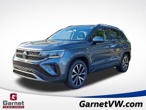 Certified 2022 Volkswagen Taos SE image 3