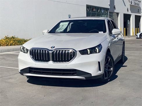 New 2026 BMW 530i w/ Premium Package image 3