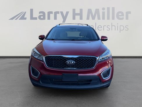 Used 2017 Kia Sorento LX FWD image 8