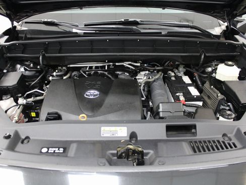 Used 2022 Toyota Highlander Limited image 10