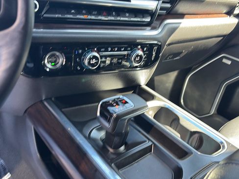 Used 2023 GMC Sierra 1500 SLT w/ SLT Convenience Package RWD image 17