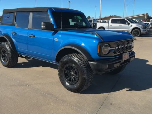 Used 2022 Ford Bronco Wildtrak image 3