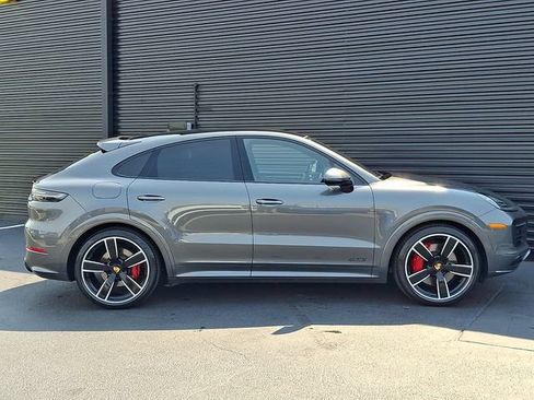 Certified 2022 Porsche Cayenne GTS AWD/4WD image 8