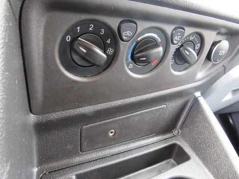 Used 2019 Ford Transit 250 130 Low Roof image 14