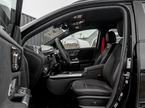 New 2026 Mercedes-Benz GLA 35 AMG 4MATIC image 13