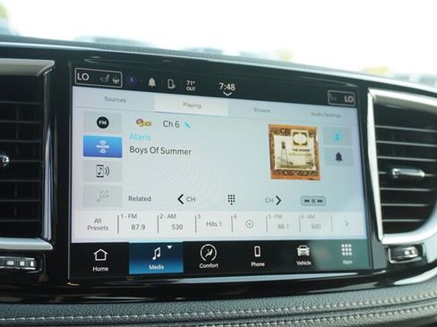 Used 2022 Chrysler Pacifica Touring image 26