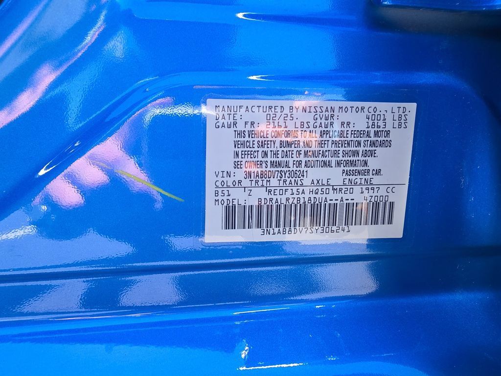 Used 2025 Nissan Sentra SR FWD image 14