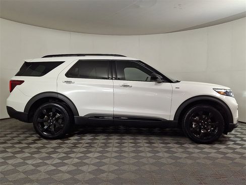 Used 2022 Ford Explorer ST-Line w/ Class IV Trailer Tow Package image 10