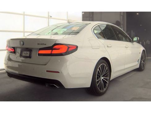 Used 2023 BMW 530e RWD image 2