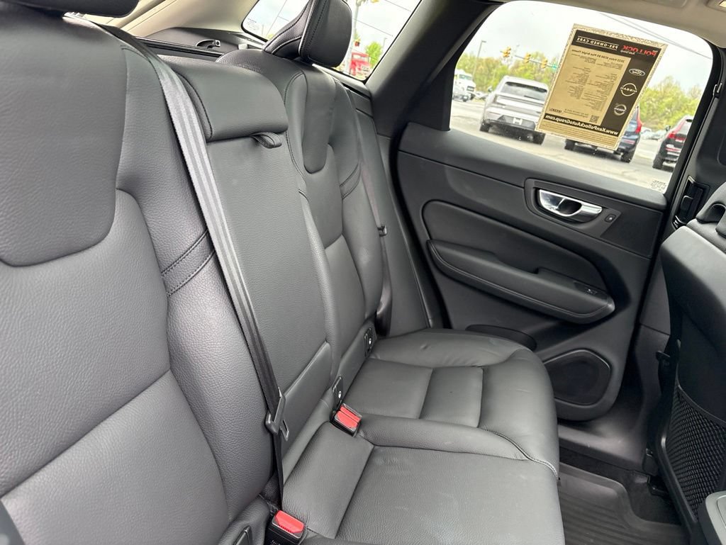 Certified 2023 Volvo XC60 B5 Plus AWD/4WD image 43
