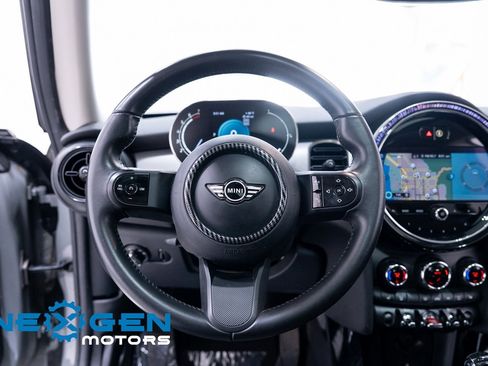 Used 2023 MINI Cooper 2-Door Hardtop image 17