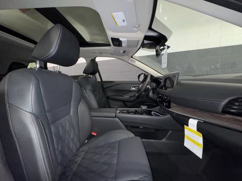 New 2026 Nissan Rogue Platinum w/ Platinum Premium Package image 10