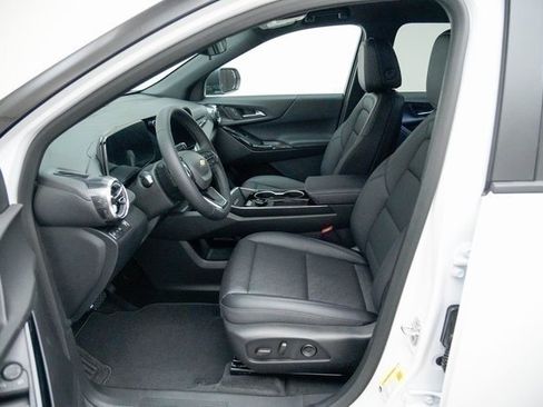 New 2026 Chevrolet Equinox LT w/ Convenience Package II image 24