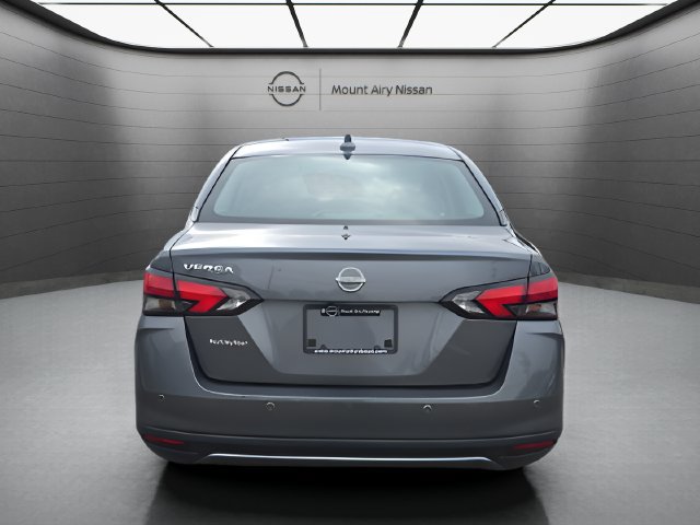 Certified 2025 Nissan Versa SV FWD image 5