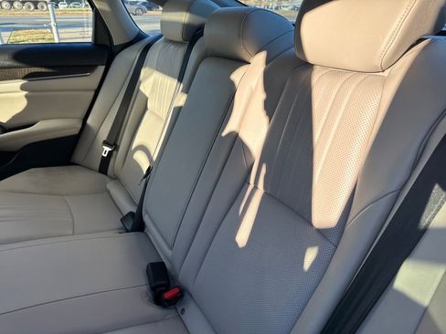 Used 2020 Honda Accord Touring image 17