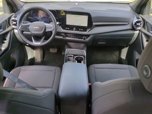 Used 2025 Chevrolet Equinox LT image 15