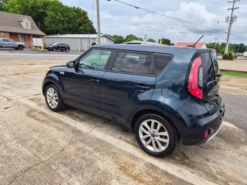 Used 2018 Kia Soul + FWD image 5