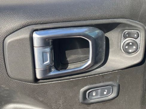 Used 2023 Jeep Gladiator Sport AWD/4WD image 18