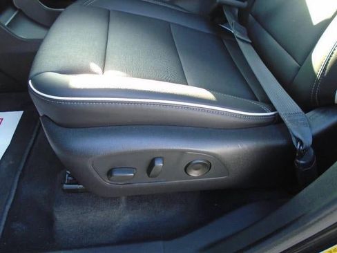 Certified 2025 Buick Enclave Preferred image 15