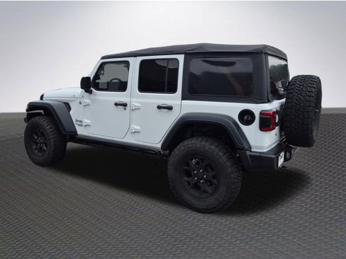 Used 2018 Jeep Wrangler Unlimited Sport S AWD/4WD image 5