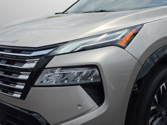 Used 2025 Nissan Rogue Platinum w/ Platinum Premium Package AWD/4WD image 17