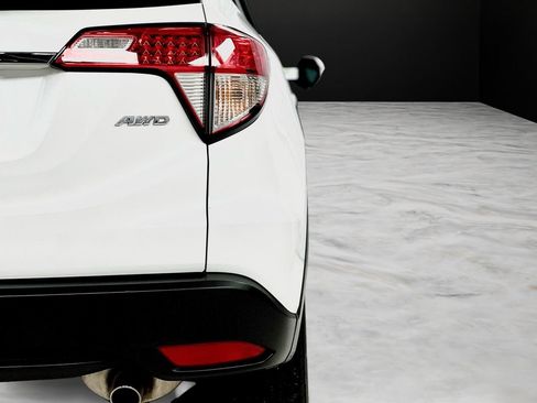 Used 2022 Honda HR-V EX image 43