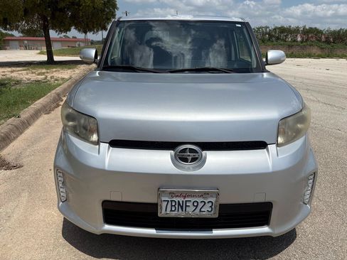 Used 2013 Scion xB FWD image 8