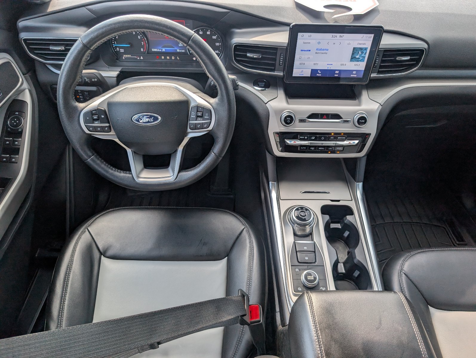 Used 2024 Ford Explorer XLT w/ Equipment Group 202A AWD/4WD image 28