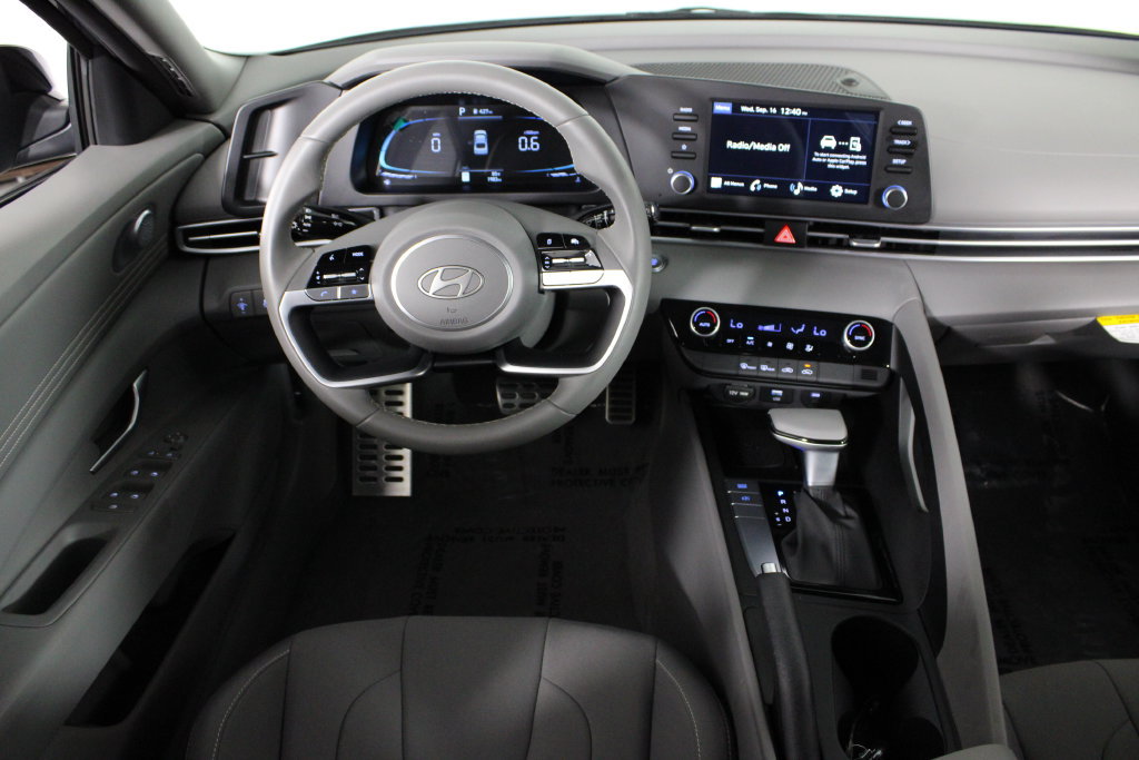 Certified 2026 Hyundai Elantra Sport FWD image 8