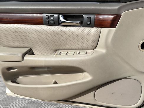 Used 2003 Cadillac Seville STS w/ Preferred Equipment Group FWD image 19