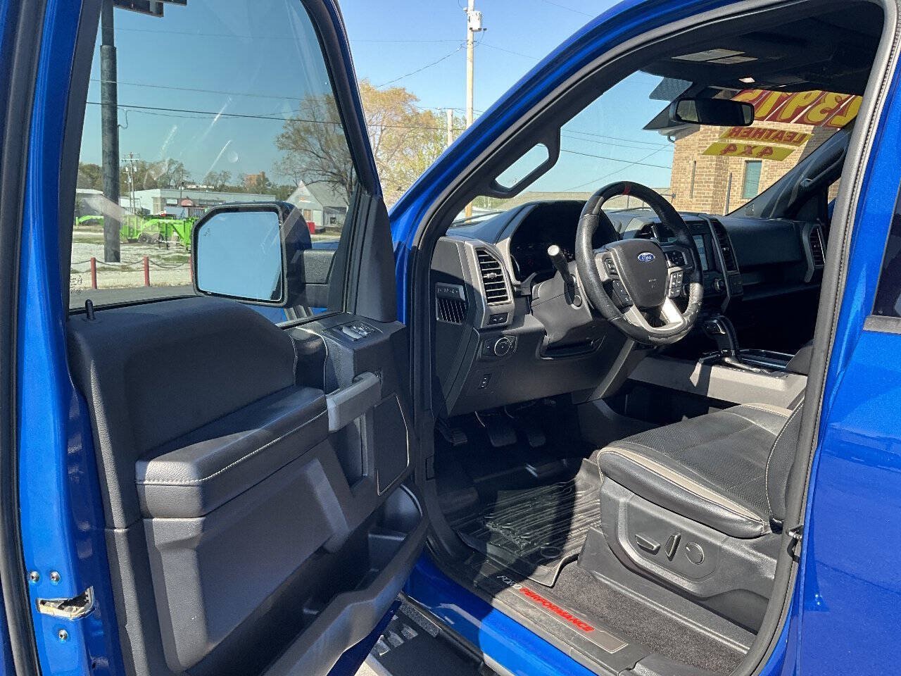 Used 2017 Ford F150 Raptor w/ Equipment Group 802A Luxury AWD/4WD image 21