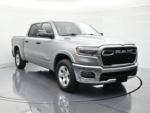 Used 2025 RAM 1500 Big Horn AWD/4WD image 3
