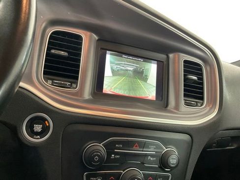Used 2022 Dodge Charger SXT RWD image 21