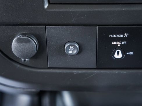 Used 2023 GMC Savana 2500 image 29