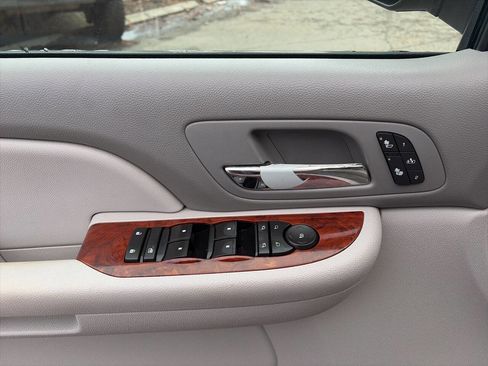 Used 2009 GMC Yukon SLT image 28