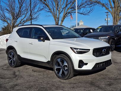 New 2026 Volvo XC40 B5 Plus w/ Protection Package Premier