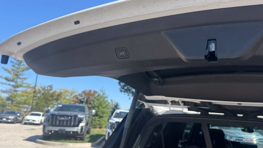 Used 2025 GMC Yukon XL AT4 Ultimate w/ LPO, Floor Liner Package AWD/4WD image 6