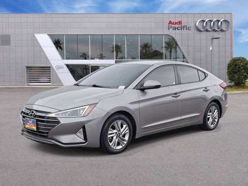 Used 2020 Hyundai Elantra SEL image 1