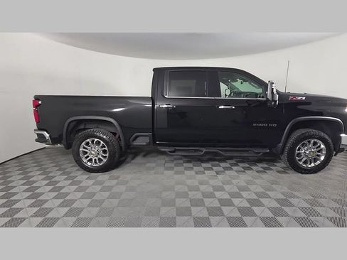 Used 2025 Chevrolet Silverado 2500 LTZ w/ LTZ Plus Package AWD/4WD image 39