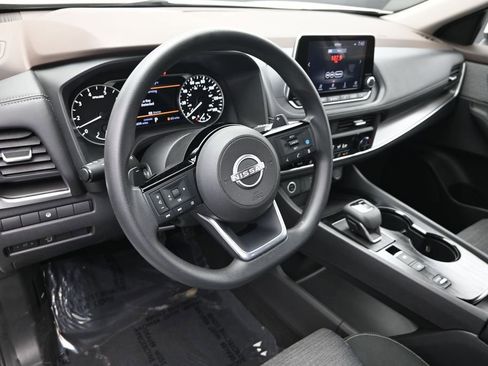Used 2023 Nissan Rogue SV FWD image 17