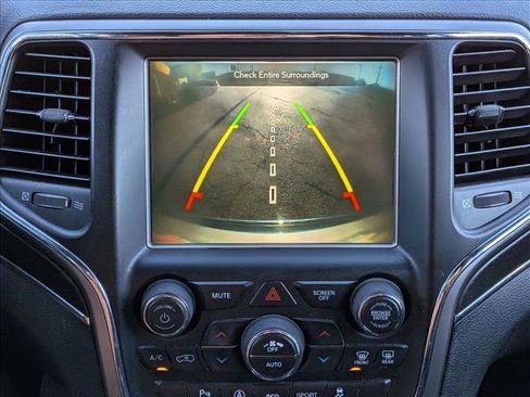 Used 2018 Jeep Grand Cherokee Limited image 11