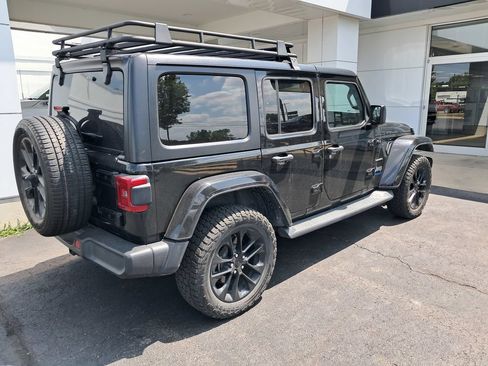 Used 2021 Jeep Wrangler Unlimited Sahara w/ Cold Weather Group AWD/4WD image 7