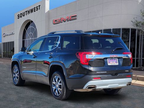 Used 2023 GMC Acadia SLT image 4