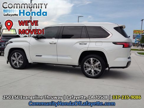 Used 2024 Toyota Sequoia Capstone AWD/4WD image 5